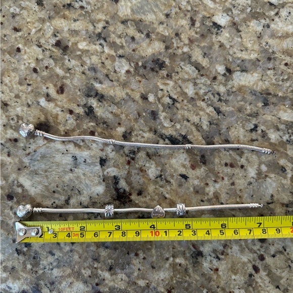2 pandora bracelets and 14 charms - Picture 10 of 11